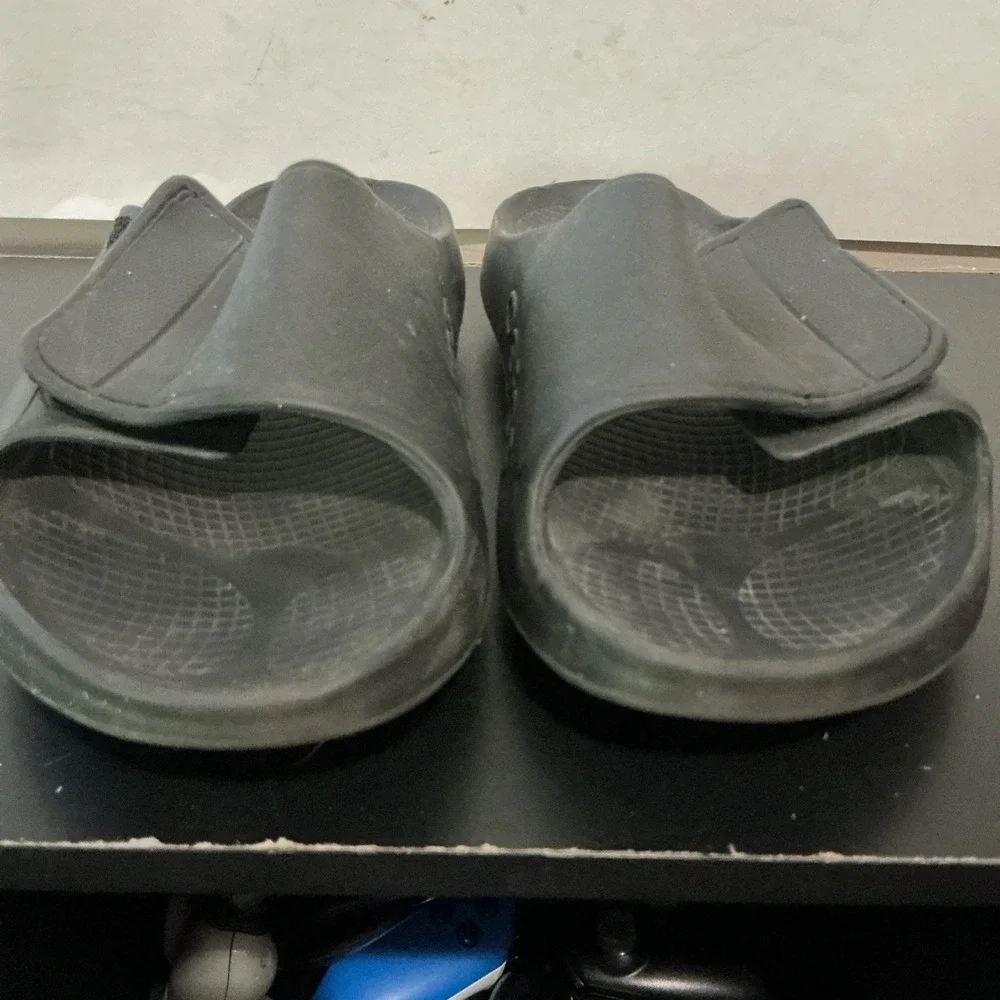 OOFOS OOahh Sport Flex Slide Black Unisex Mens 6 Womens 8 Sandals